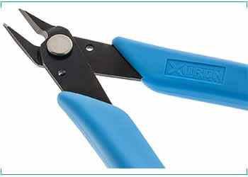 a plier with two handles